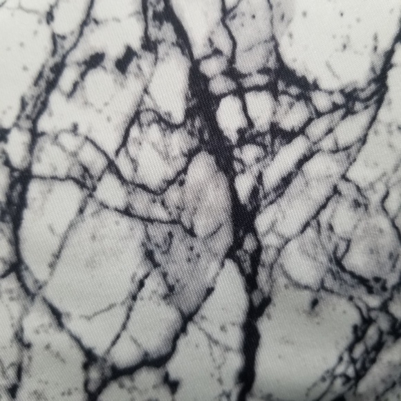 Marika Sport Marble Compression Capri Leggings Size Medium - Picture 6 of 7